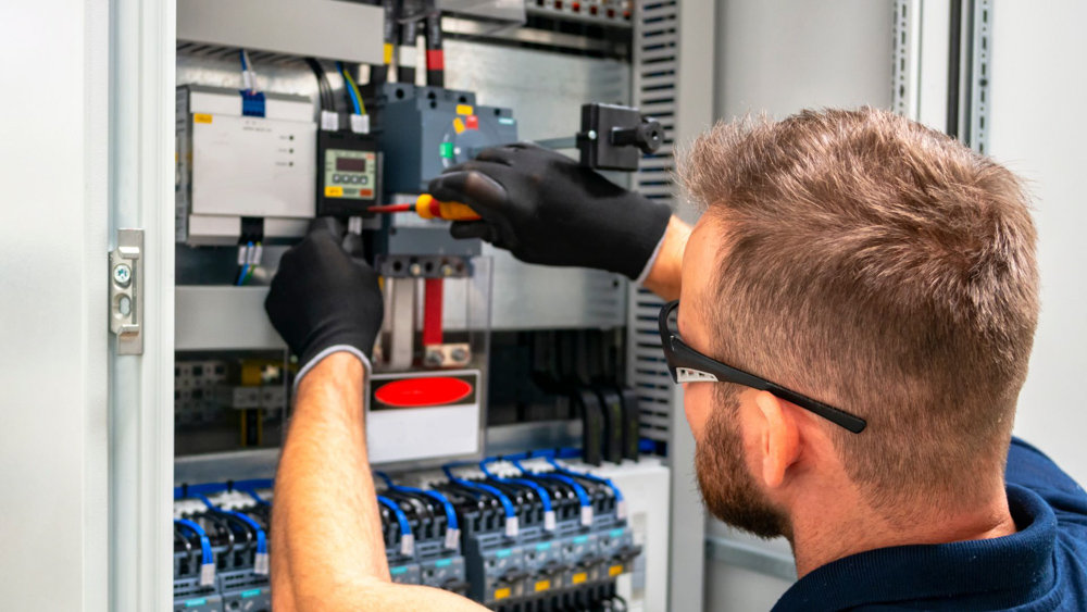 What-does-it-take-to-be-an-electrical-specialist-02